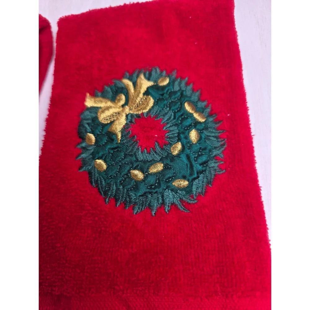 Vintage Christmas Fingertip Towels Red Cotton Embroidered Wreath Tree Set of 3